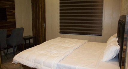 Somaya Hotel and Restaurant Room Type - Premium Double Bedroom With Balcony