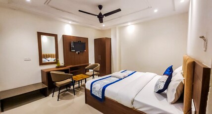 THE MAJESTIC GRAND Room Type - Deluxe Room with Air Conditioning