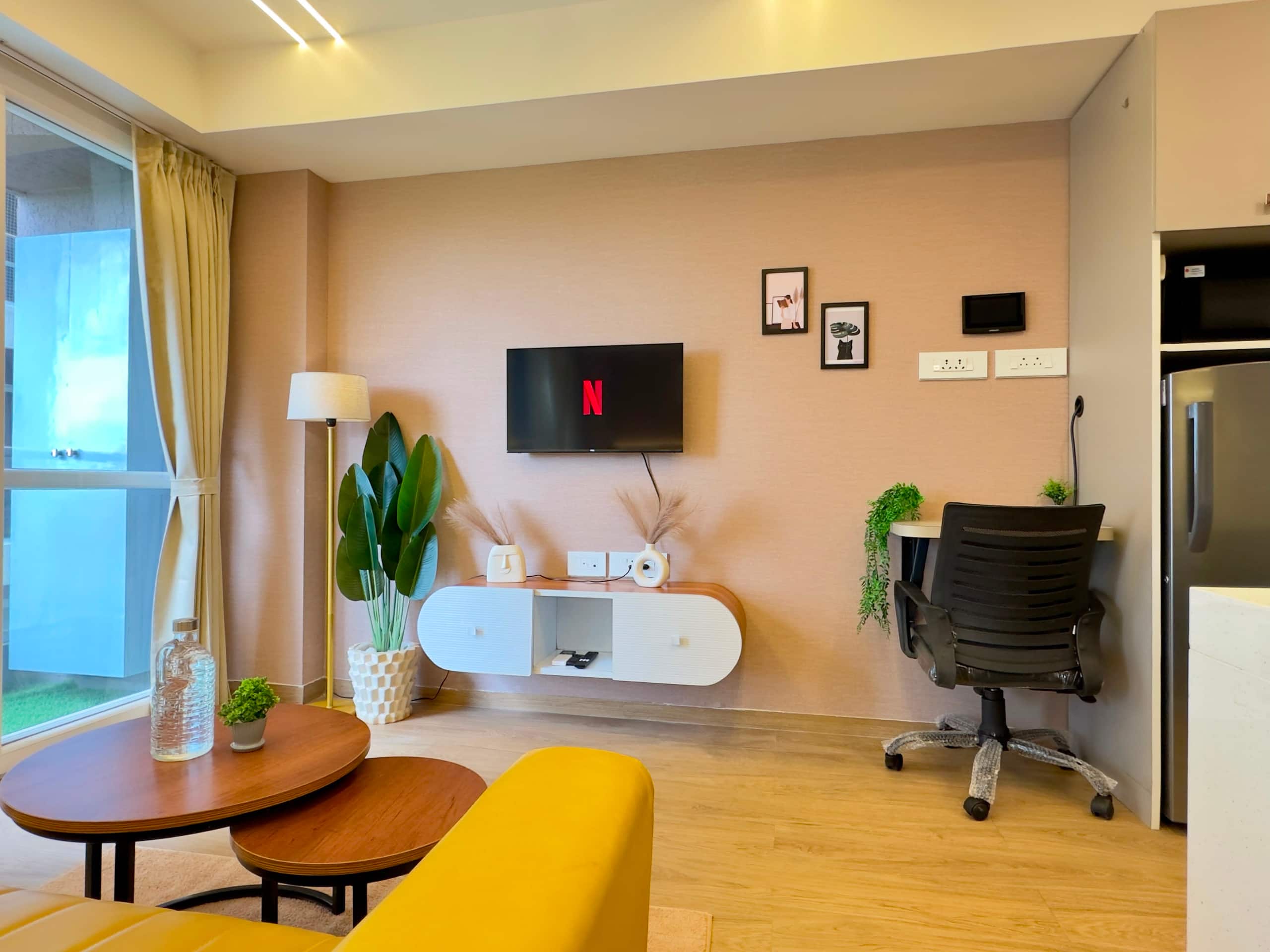AeroLuxe Suite 5 min from Airport Aesthetic Cozy - Tap to explore photos