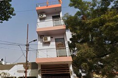 HOTEL O YASH ROYAL INN