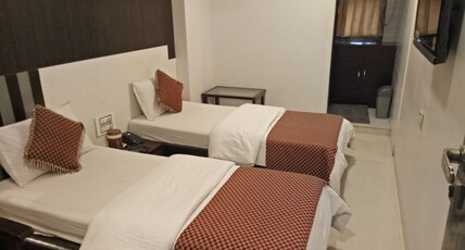 Hotel Navi Mumbai Room Type - Deluxe Double Non AC Room