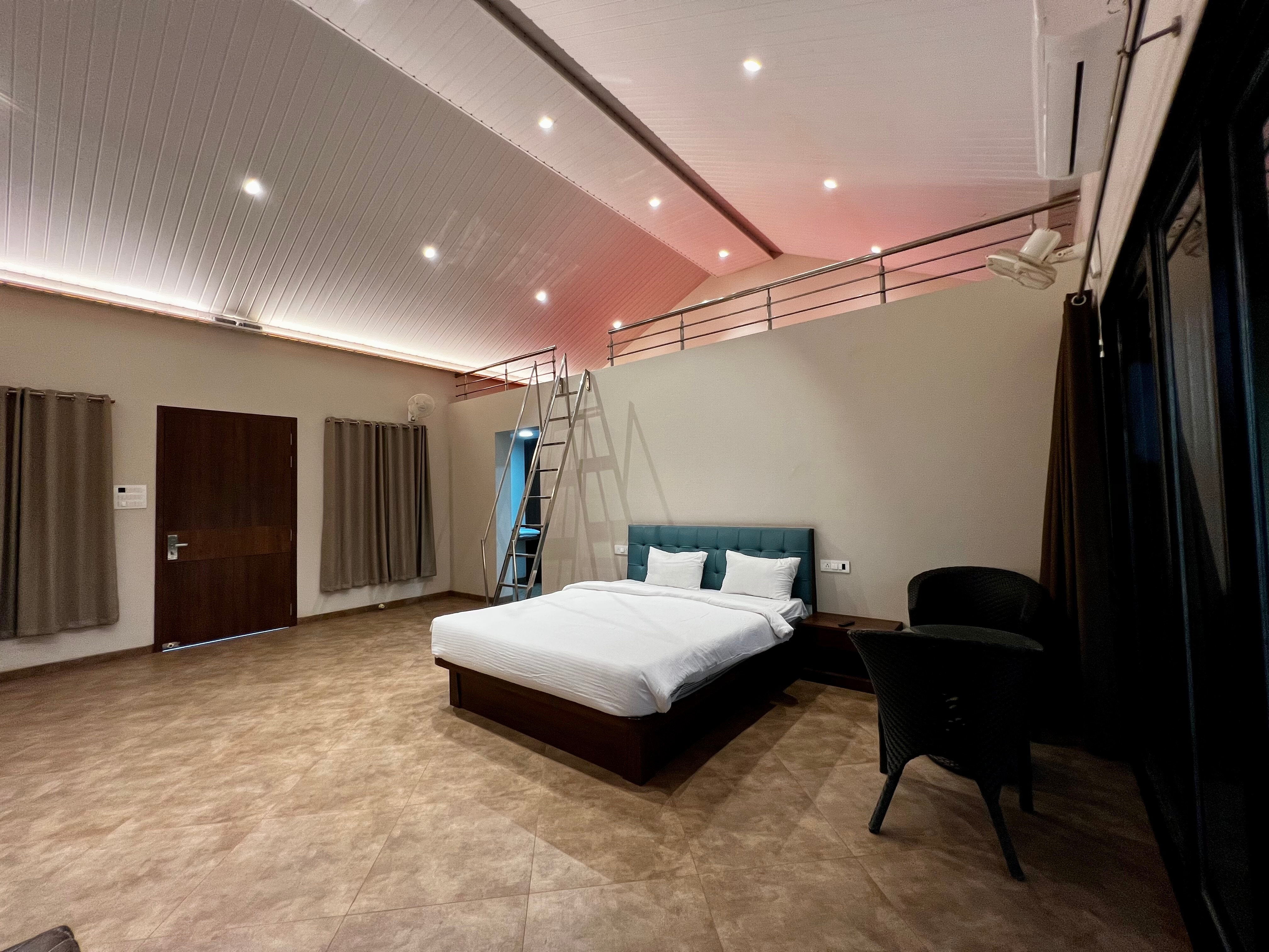 Paramount Riverfront Resort and Spa - Tap to explore photos