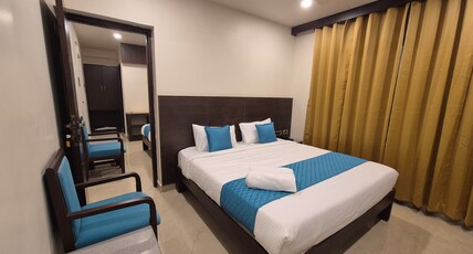 JANA'S HOTEL Room Type - Family Room ( 2 Deluxe Rooms -Interconnected)
