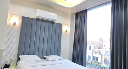 THE DIVENTAA HOTEL & SUITES Room Type - Luxury Room with City View