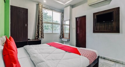 Girnar Guest House Room Type - Deluxe Room