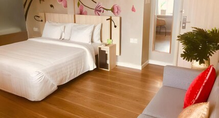 Liberty Hotel Saigon Greenview-Near Bui Vien Walking Street Room Type - LGV SIGNATURE