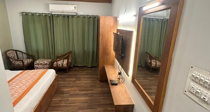 Hotel Nishat View Room Type - Standard Room with AC Hot + Cold