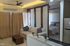 Luxury 1BHK Apartment BKC by Zenia