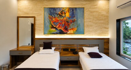 THE VINAY HOTEL & BANQUET Room Type - Primium delux twin