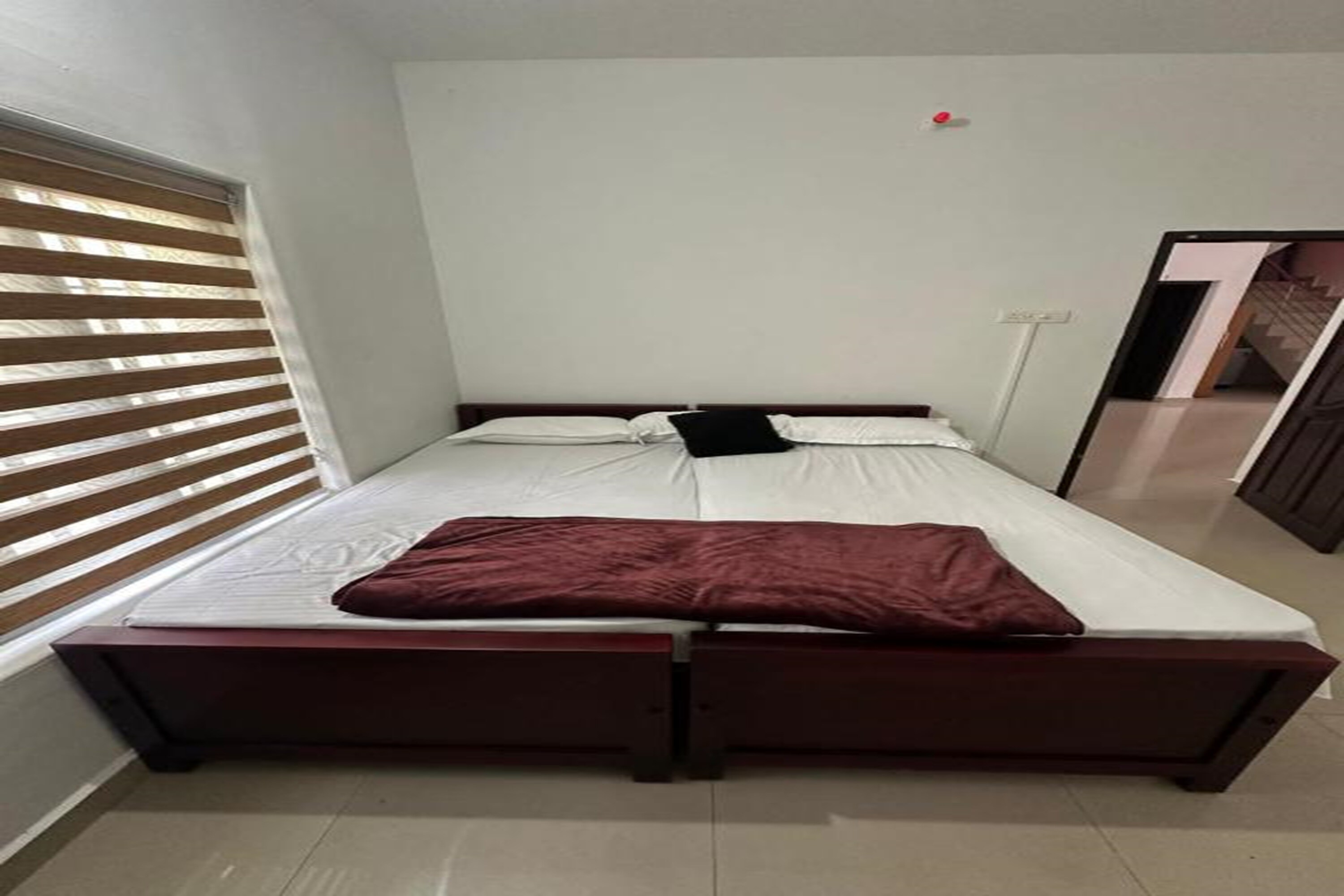 Farah Homestay - Tap to explore photos