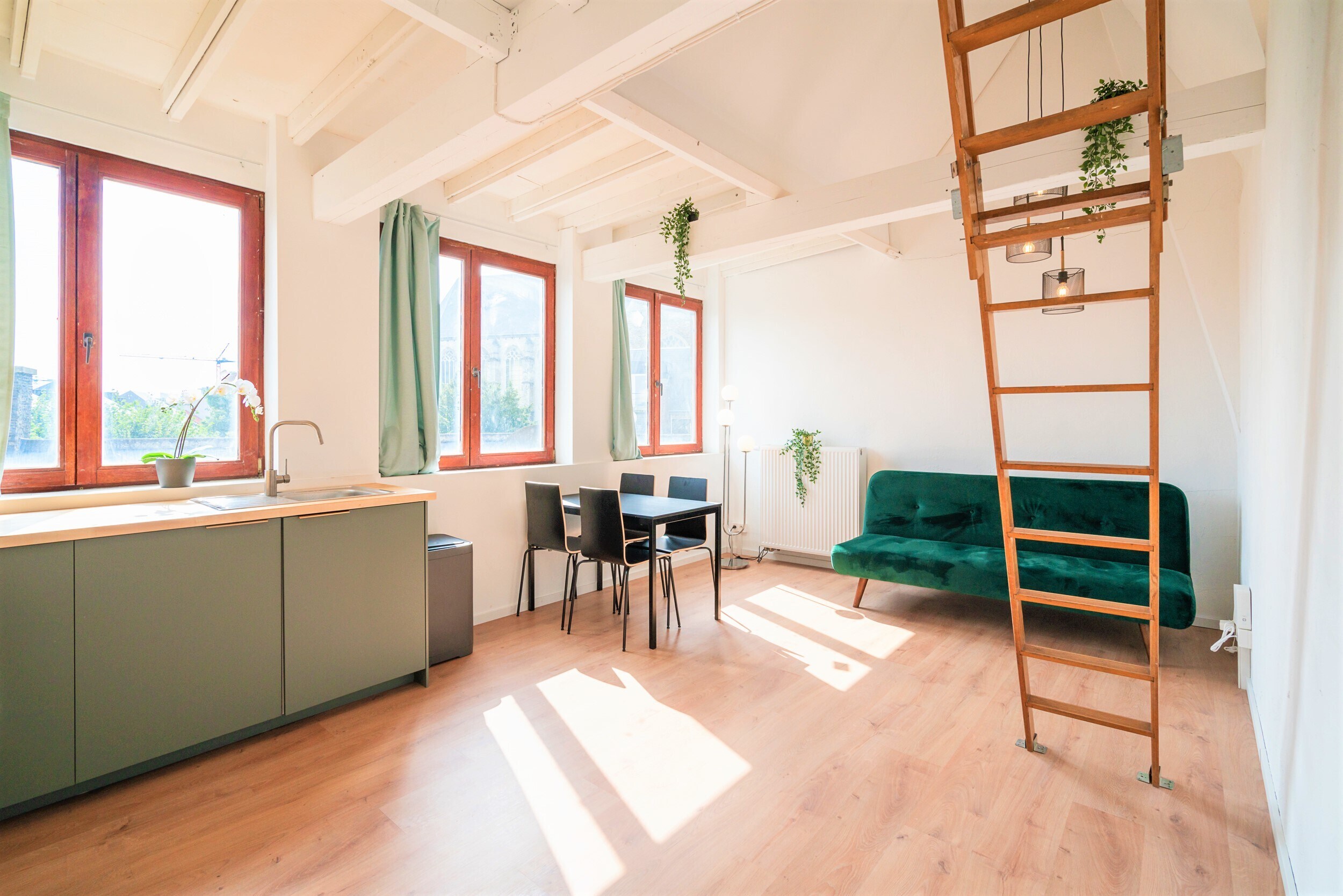 Saint Pauls Apartment for 12 guests - Tap to explore photos