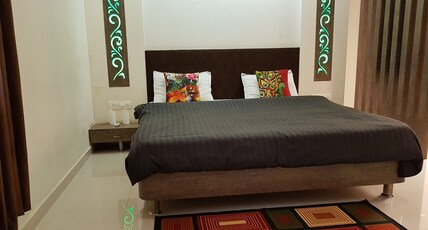 Shiv Hotel Room Type - Semi Suite A/c Room