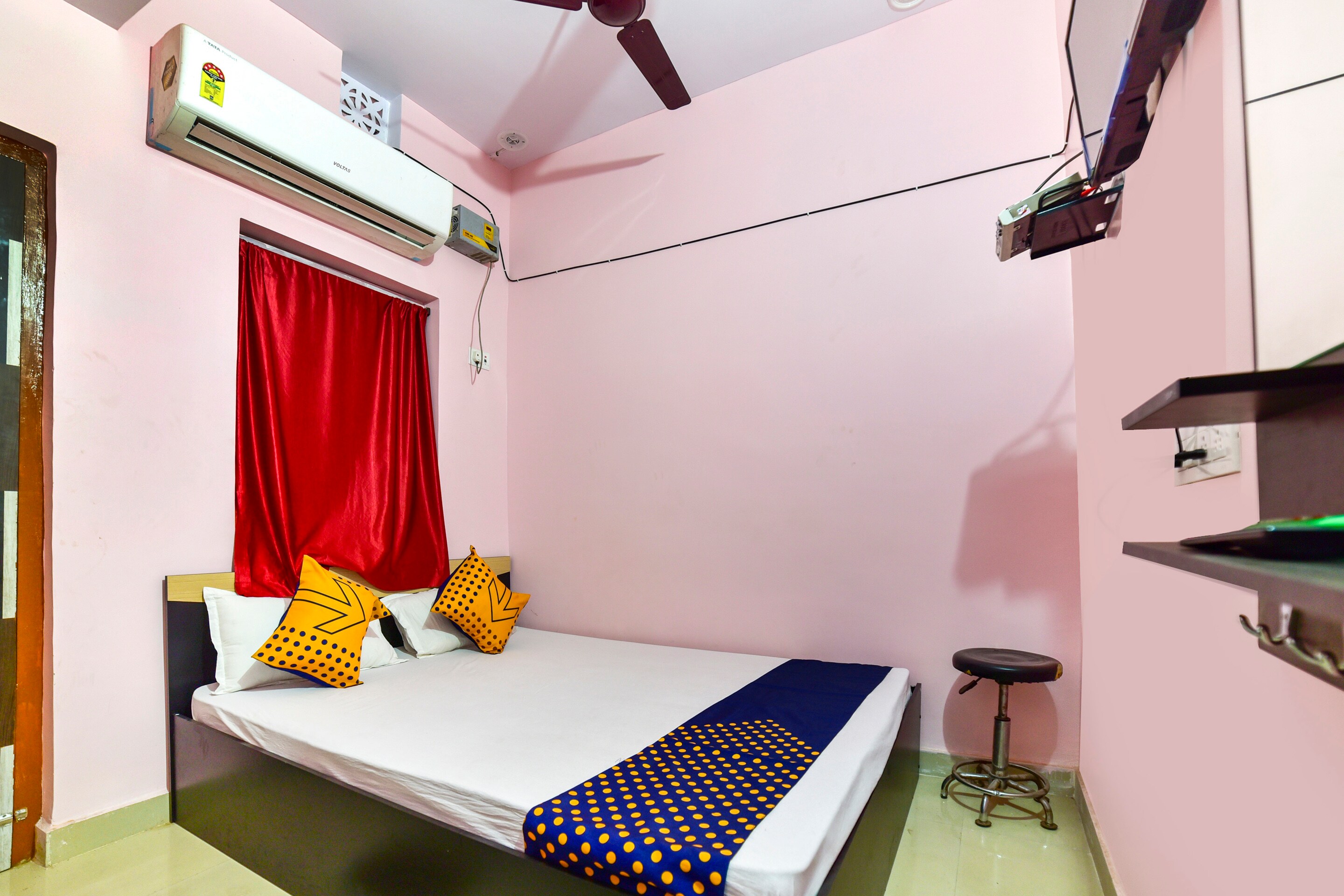 Hotel O Vivek - Tap to explore photos