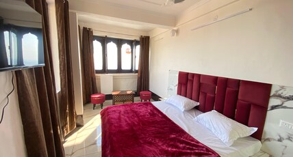 Hotel B Mehra Room Type - Premium Room