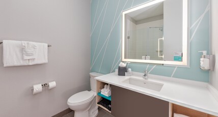 Avid Hotels Austin NW Lakeline, an IHG Hotel Room Type - Standard Room