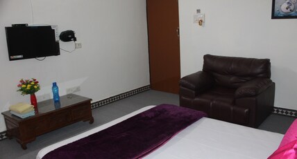 FriendlyStay Elite Room Type - Elite Room 6