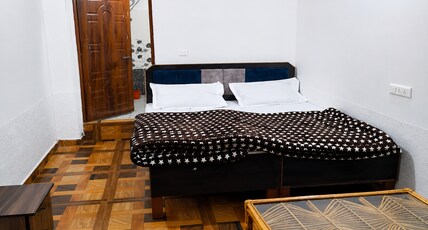 Hotel Padam Niwas Room Type - Deluxe Room with Mountain View