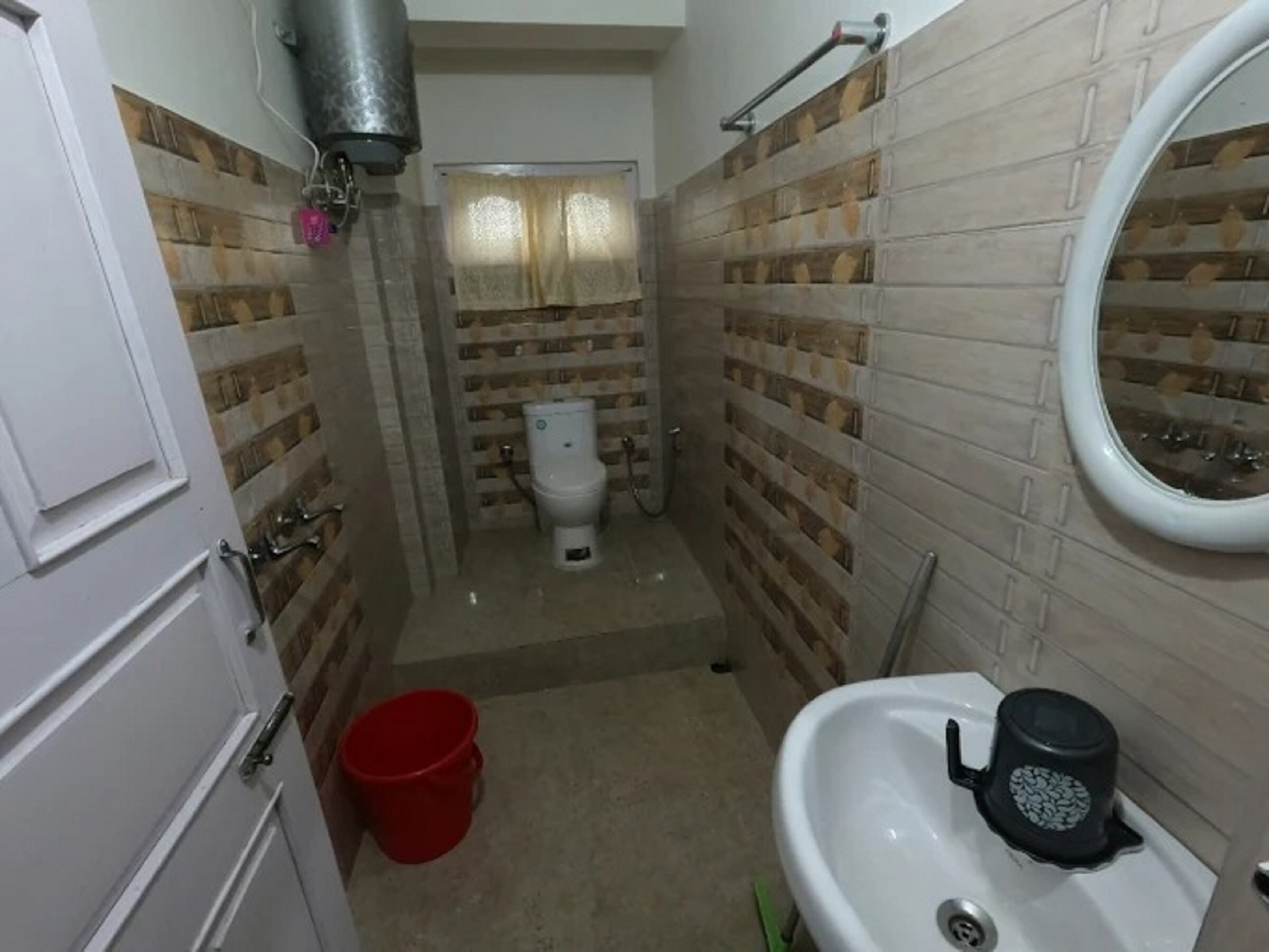 Salena Homestay - Tap to explore photos