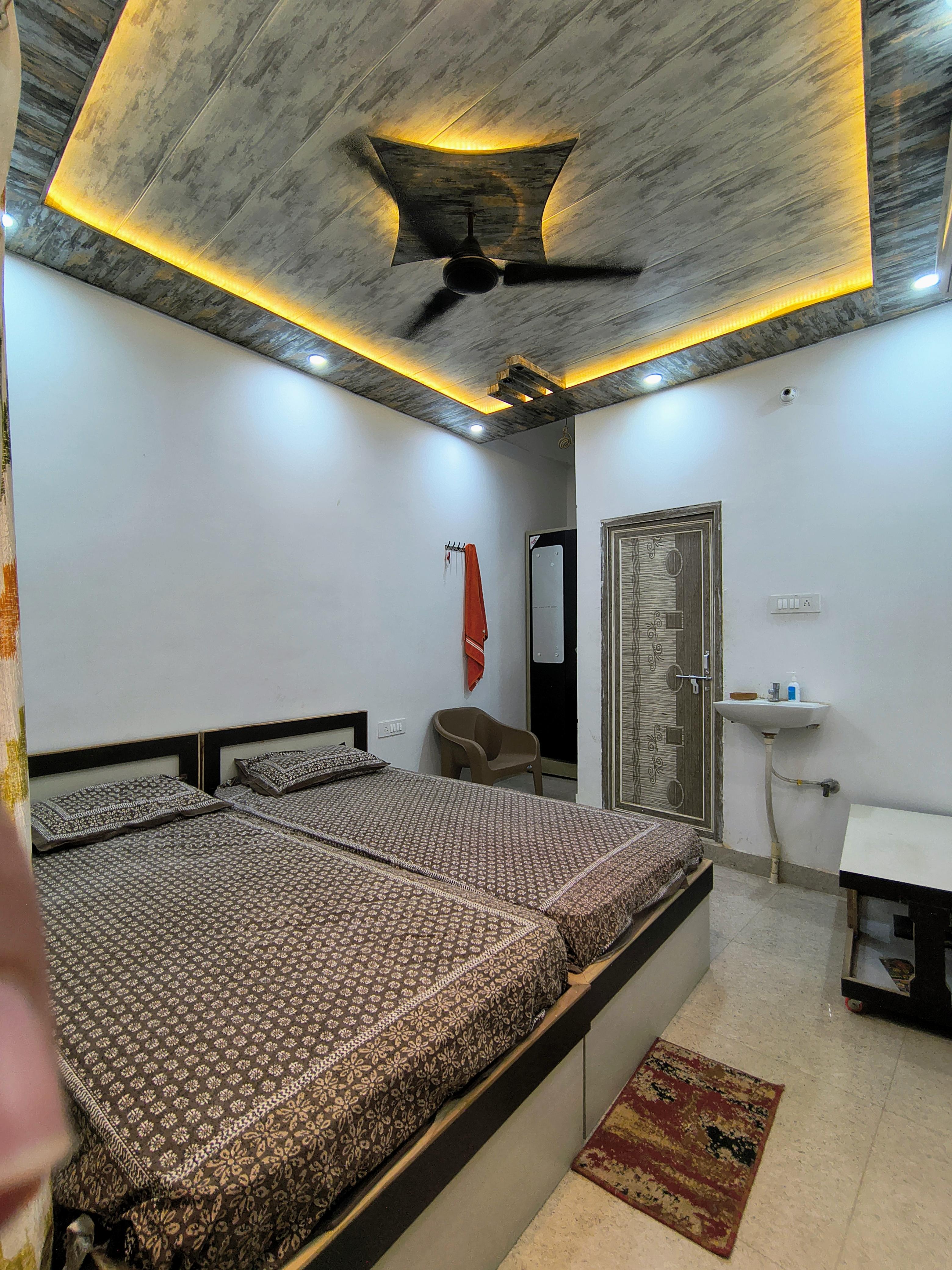 Maa Vaishno Home Stay - Tap to explore photos