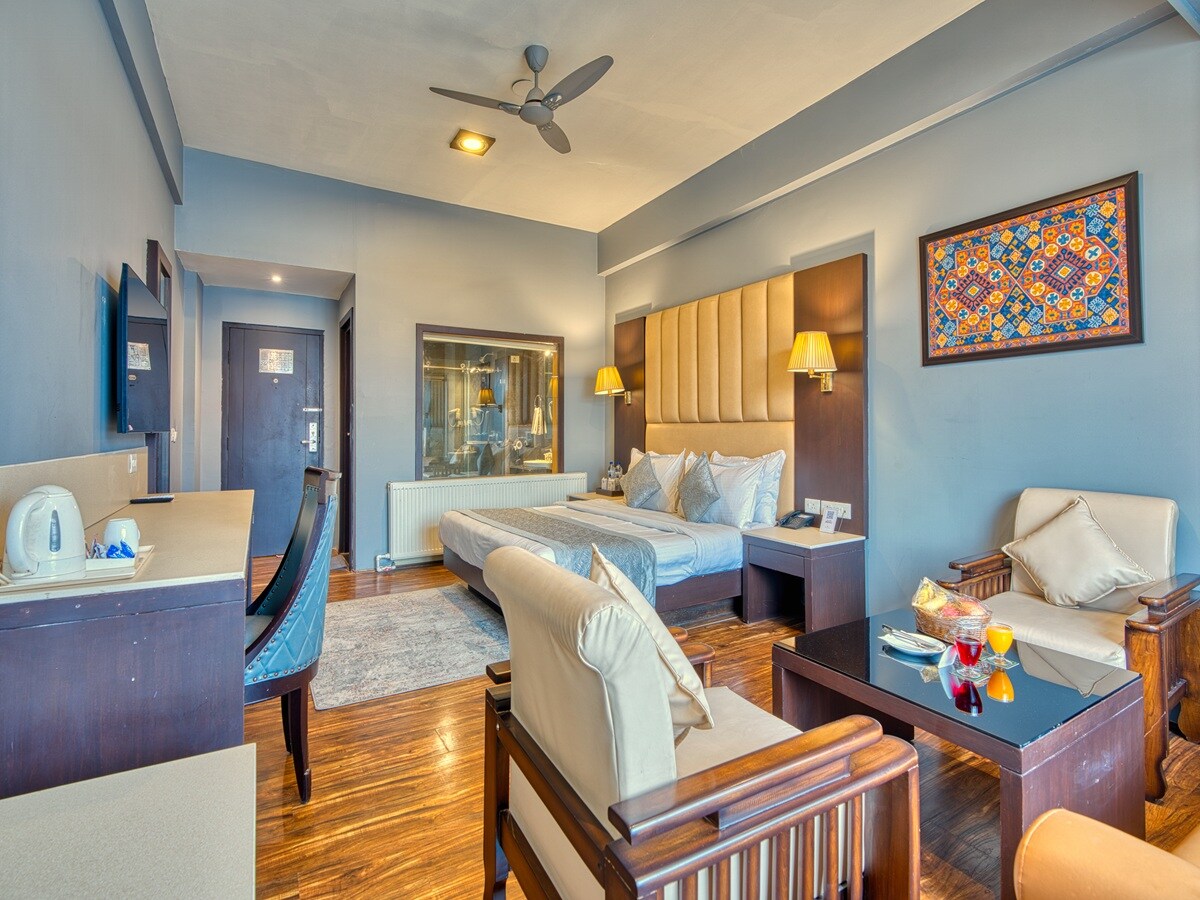 Hotel Palm Spring - Tap to explore photos