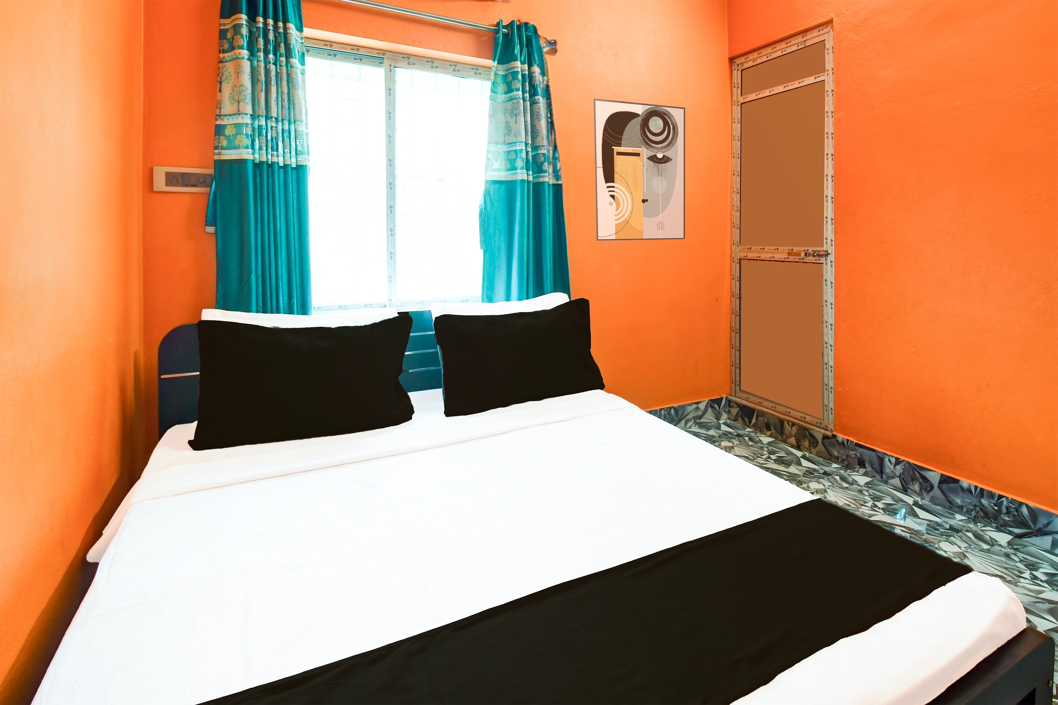 Hotel O by OYO ALO Hotel - Tap to explore photos