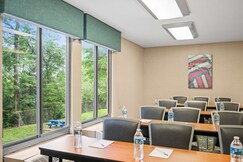 HAMPTON INN CLEVELAND WESTLAKE