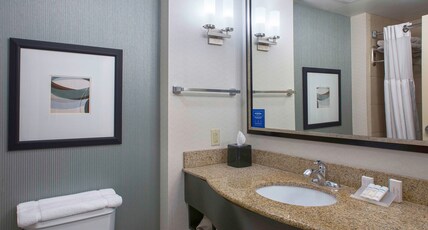Hilton Garden Inn Jonesboro Room Type - 1 KING BED 1BDRM SUITE