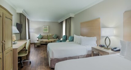 Holiday Inn Express Fairhope - Point Clear Room Type - 2 Queen Beds Standard Sofa Bed