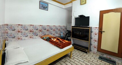 Hotel Golden Palace Room Type - Non AC 2 Bed