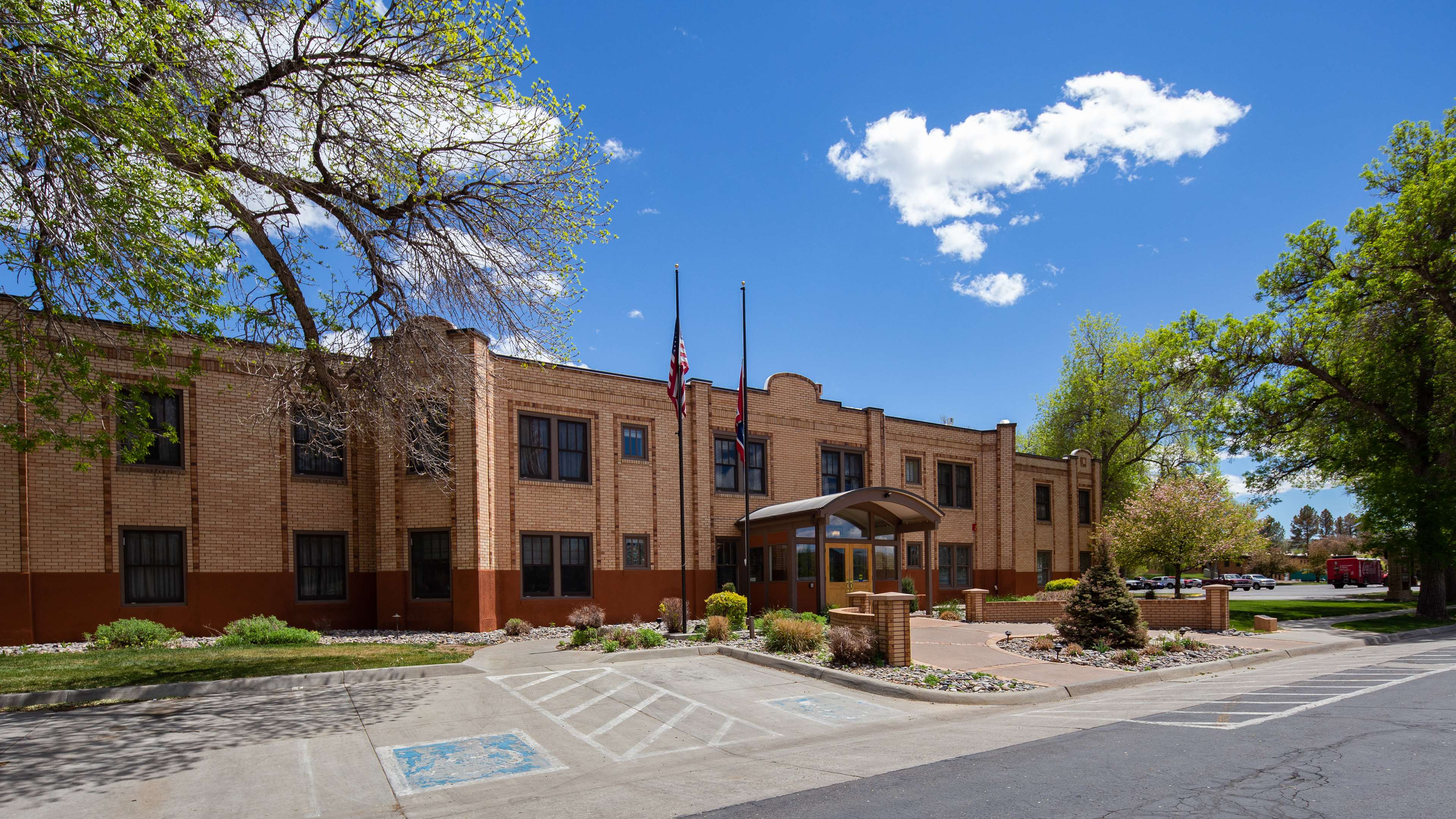 Best Western Plus Plaza Hotel - Tap to explore photos