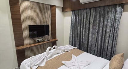 Hill Top Stays Room Type - Double Room with Balcony