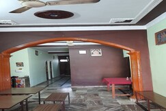 Abhi Hotel & Restaurant