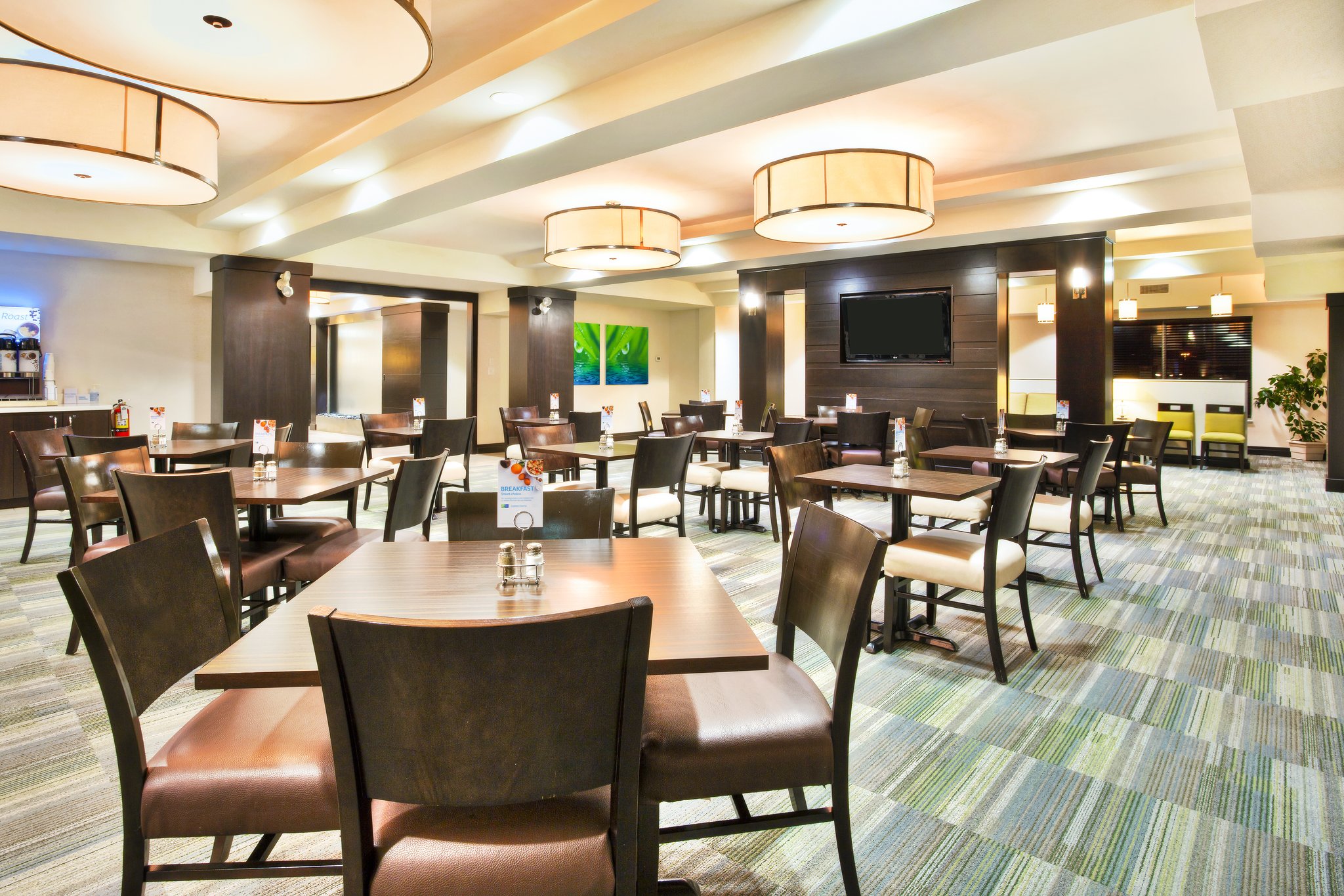 Holiday Inn Express SAULT STE MARIE - Tap to explore photos