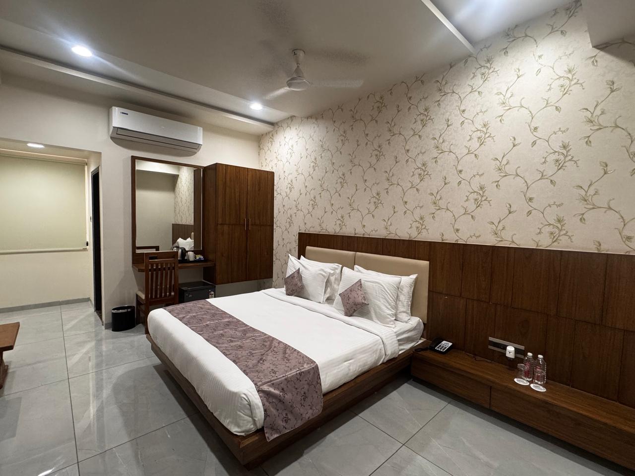 Pam Premium Hotel Vadodara - Tap to explore photos