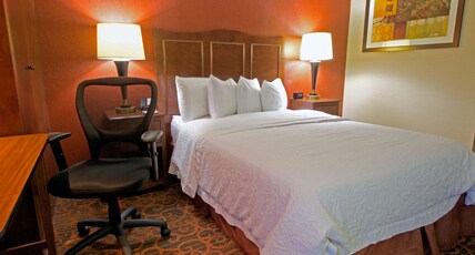 Hampton Inn Norfolk/Chesapeake (Greenbrier Area) Room Type - 1 QN ACCESS TUB NONSMOK