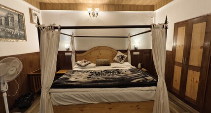 The Nest | Roof Top Lake View & Bonfire Room Type - Family Suite