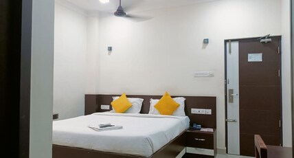 STAYZ INN TNAGAR Room Type - Deluxe Double