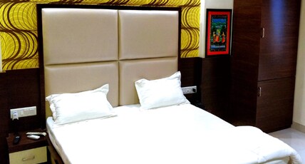 Lijoy Hotel and Restra Room Type - Deluxe Room