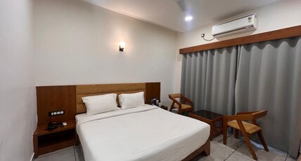 Tej Hotel & Restaurant Room Type - Deluxe Room