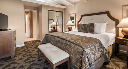 Best Western Plus Island Palms Hotel & Marina Room Type - 1 King Bed, Non-Smoking, Wi-Fi, Refrigerator, Coffee Maker, Hairdryer, Iron And Ironing Board