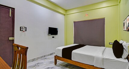 Super Collection O Metropolis Mall Kolkata Formerly Ax Inn Room Type - Classic with View