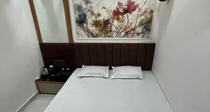 Mahaveer lodge Room Type - COMFORT AC