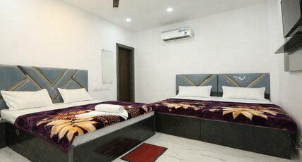 Aditya Rooms and Stay Room Type - Fourbed AC room