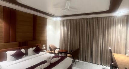 Nirvana Grand Hotel & Resort Room Type - Signature Premium
