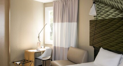 ibis Toulon La Seyne Sur Mer Room Type - Standard Room with 1 double bed ibis Toulon La Seyne Sur Mer Room Type - Standard Room with 1 double bed