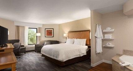 Hampton Inn by Hilton Fort Smith Room Type - KING SUITE NONSMOKING