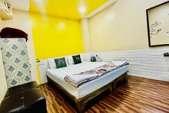 Satvik Homestay  5 min to Vishwanath Temple