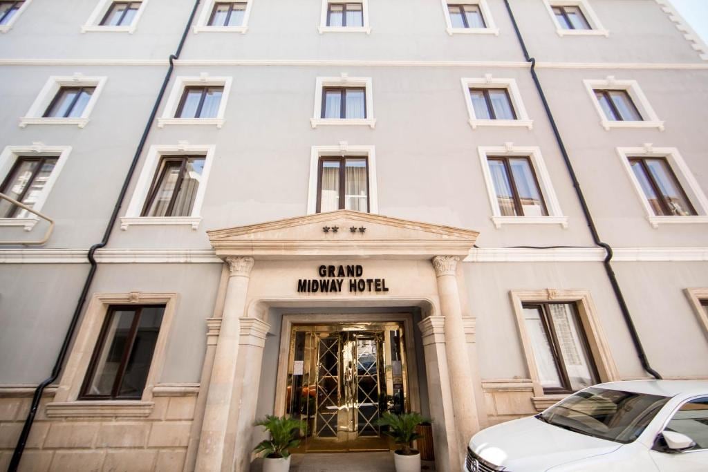 Grand Midway Hotel - Tap to explore photos