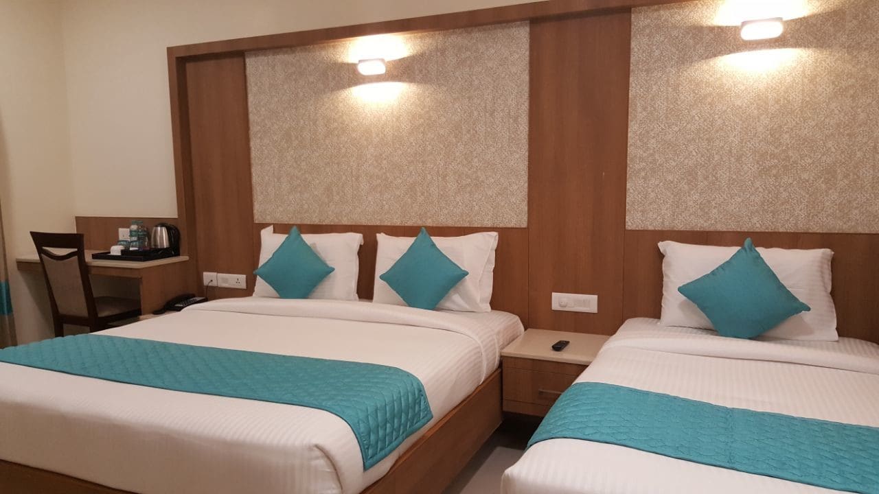 Hotel iStay - Tap to explore photos