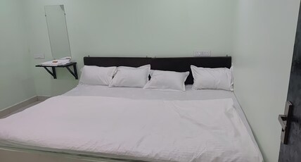 JAIN HOTEL SADHYA PALACE Room Type - Bedroom 8